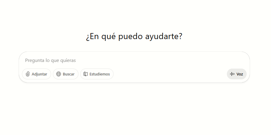 Captura de pantalla de la pantalla de inicio de ChatGPT, donde se puede escribir o dictar la consulta.