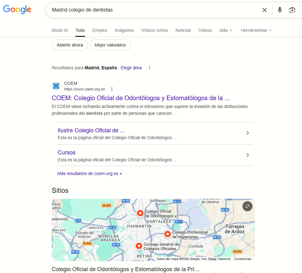 Resultados de búsqueda en Google para 'Madrid colegio de dentistas' mostrando el COEM y otros colegios profesionales, los cuales son una buena forma de hacer link building local.